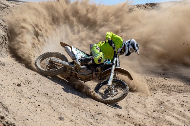 desert-dirt-bike-dubai